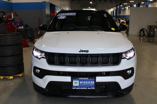 Bright White Clearcoat 2023 Jeep Compass Altitude