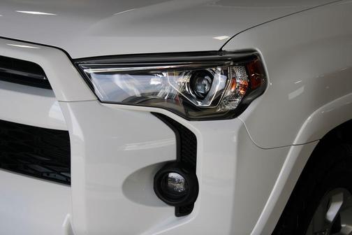 Ice 2024 Toyota 4Runner SR5 Premium