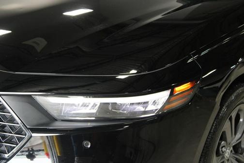 Crystal Black Pearl 2025 Honda Accord Hybrid EX-L