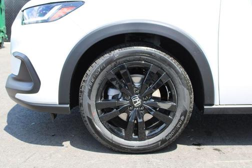 Platinum White Pearl 2026 Honda HR-V Sport