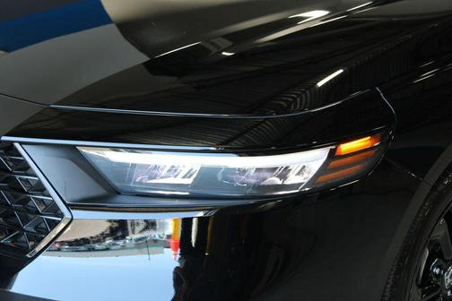 Crystal Black Pearl 2025 Honda Accord SE