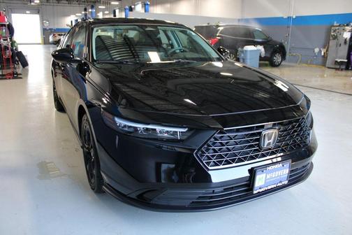Crystal Black Pearl 2025 Honda Accord SE