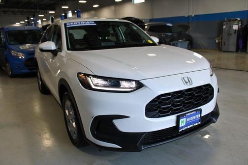 Platinum White Pearl 2023 Honda HR-V LX