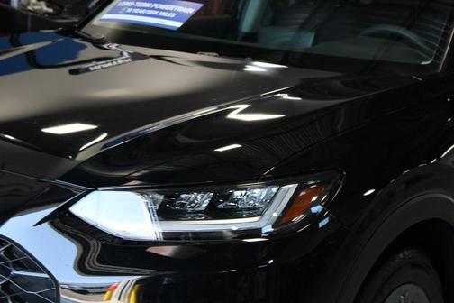 Crystal Black Pearl 2027 Honda HR-V LX