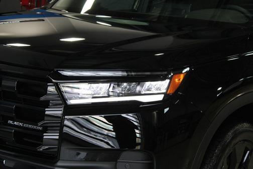 Crystal Black Pearl 2026 Honda Pilot Black Edition