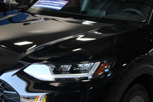Crystal Black 2027 Honda HR-V LX