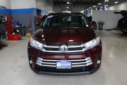 Ooh La La Rouge Mica 2019 Toyota Highlander XLE