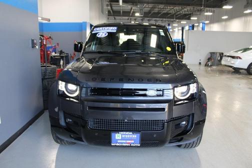 2025 Land Rover Defender P500 X-Dynamic SE