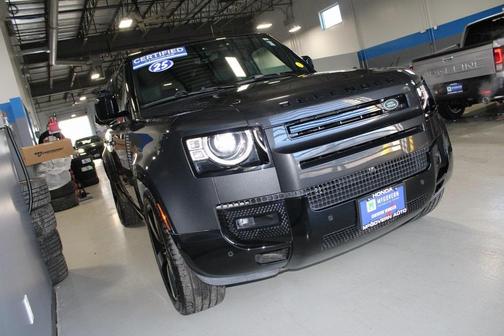 2025 Land Rover Defender P500 X-Dynamic SE