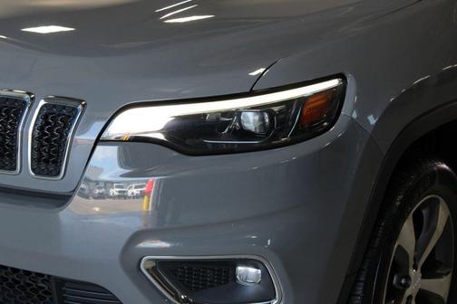 Sting Gray Clearcoat 2020 Jeep Cherokee Limited