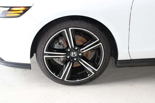 Platinum White Pearl 2023 Honda Accord Hybrid Sport