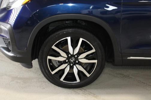 2022 Honda Pilot Touring 8-Passenger