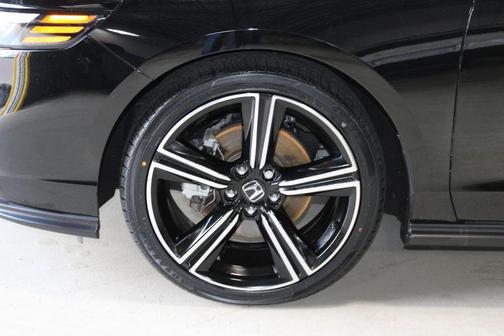 Crystal Black Pearl 2024 Honda Accord Hybrid Sport