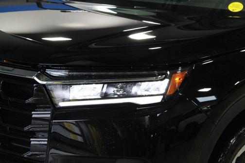 Crystal Black Pearl 2026 Honda Pilot Touring S