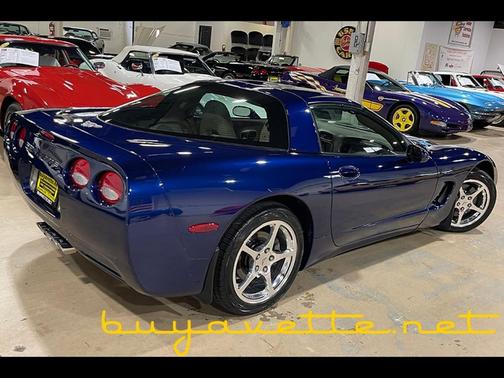 2004 Chevrolet Corvette Base