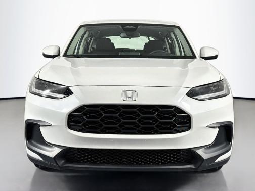 Platinum White Pearl 2023 Honda HR-V