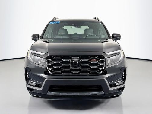 Crystal Black Pearl 2023 Honda Passport