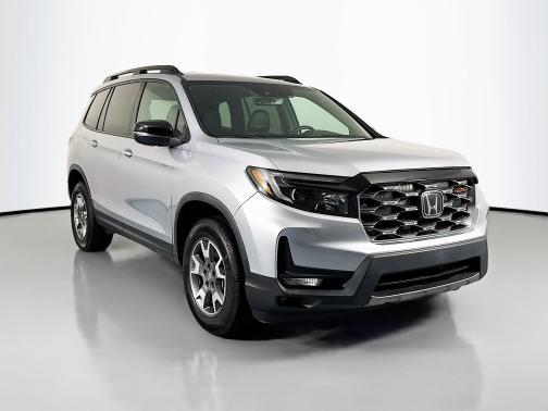 Lunar Silver Metallic 2022 Honda Passport