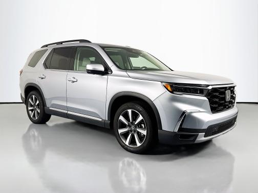 Lunar Silver Metallic 2024 Honda Pilot
