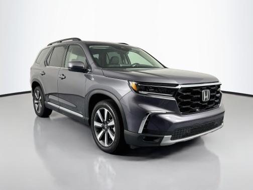 Modern Steel Metallic 2023 Honda Pilot