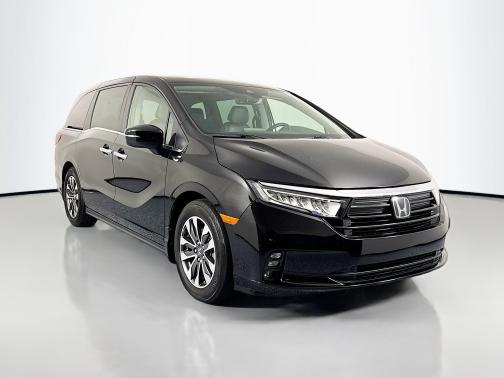 Crystal Black Pearl 2022 Honda Odyssey