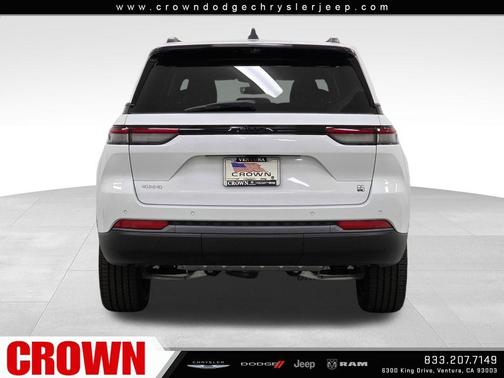 Bright White Clearcoat 2026 Jeep Grand Cherokee Limited