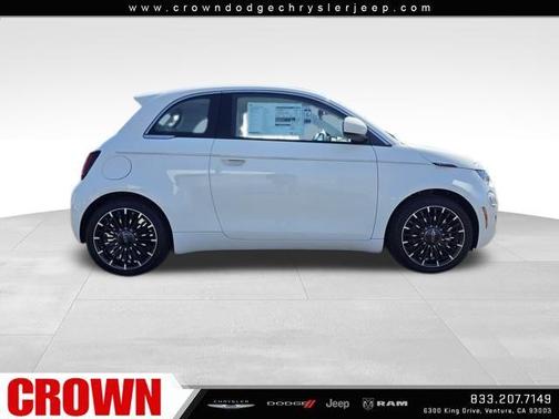 2025 FIAT 500e Base