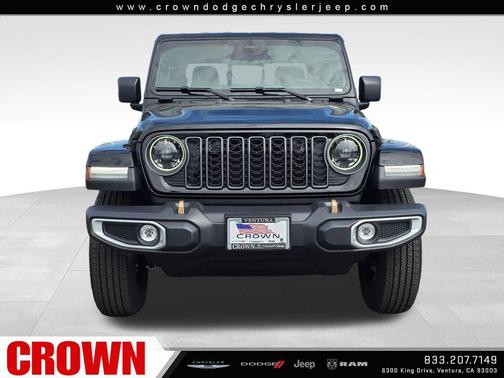 Black Clearcoat 2026 Jeep Gladiator 85th Anniversary Edition