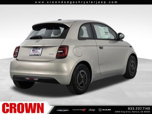 2025 FIAT 500e Base