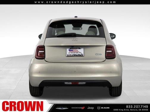 2025 FIAT 500e Base