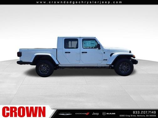 Bright White Clearcoat 2026 Jeep Gladiator Sport