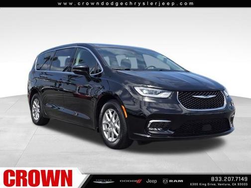 2024 Chrysler Pacifica Touring-L