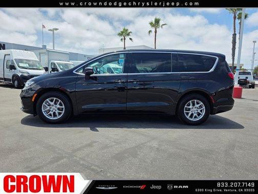 2024 Chrysler Pacifica Touring-L