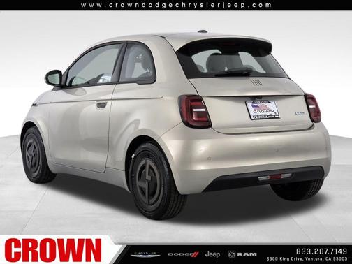 2025 FIAT 500e Base