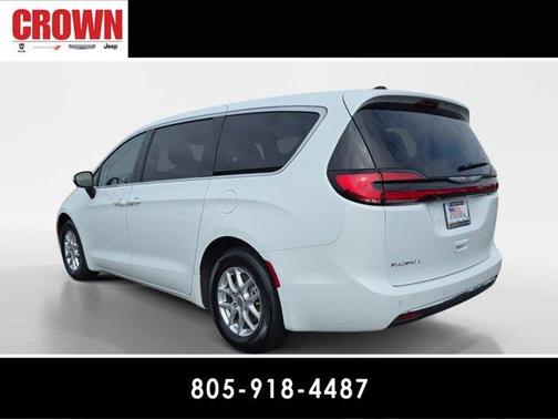 2023 Chrysler Pacifica Touring-L