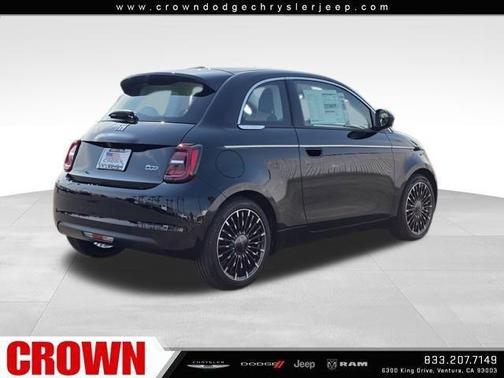 2025 FIAT 500e Base