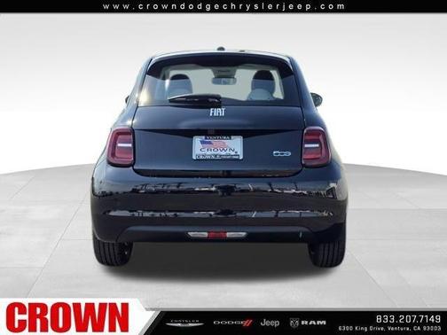 2025 FIAT 500e Base