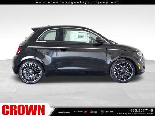 2025 FIAT 500e Base