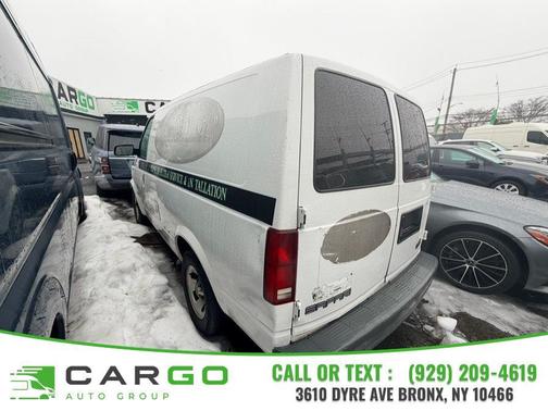 2001 GMC Safari Base