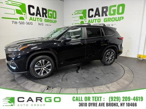 2023 Toyota Highlander Hybrid Platinum