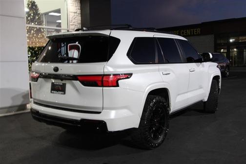 2024 Toyota Sequoia Platinum