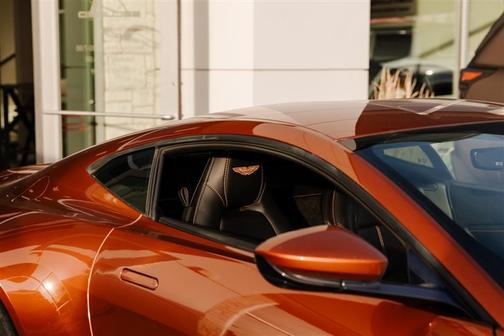 2020 Aston Martin Vantage Base