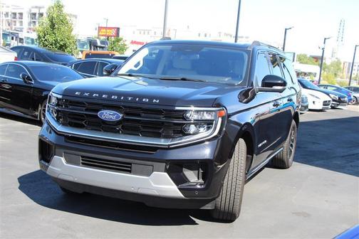 Agate Black Metallic 2025 Ford Expedition Max Platinum