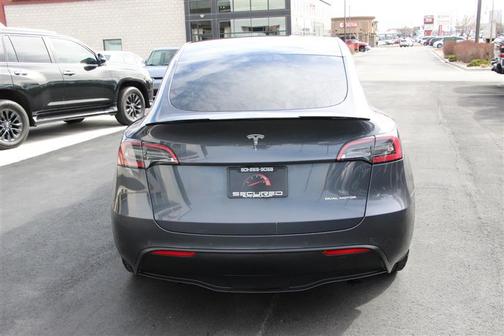 2022 Tesla Model Y Long Range Dual Motor All-Wheel Drive