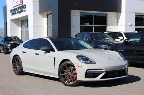 2018 Porsche Panamera Turbo