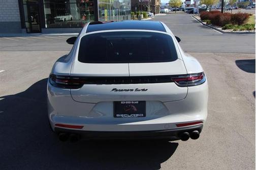2018 Porsche Panamera Turbo