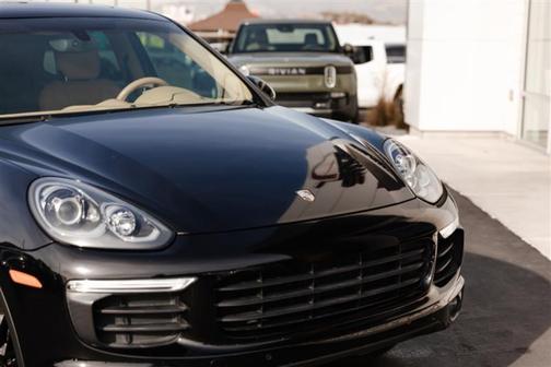 2016 Porsche Cayenne Cayenne