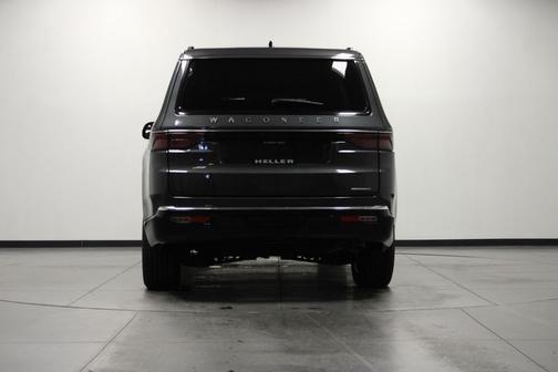 Baltic Gray Metallic Clearcoat 2024 Jeep Wagoneer Series II 4x2