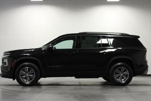 Mosaic Black Metallic 2026 Chevrolet Traverse LT