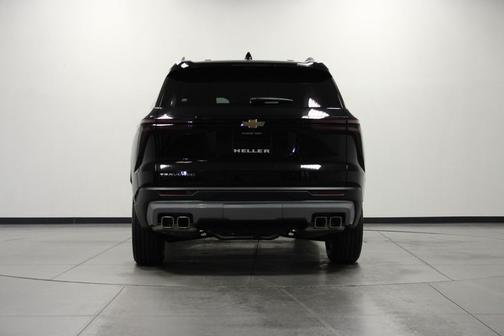 Mosaic Black Metallic 2026 Chevrolet Traverse LT